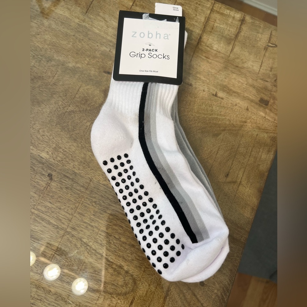 Zobha White and Black Grip Athletic Socks 2-Pack